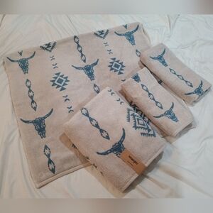 New Wrangler Skull & Aztec Print Blue/White Set Of 4 Towels